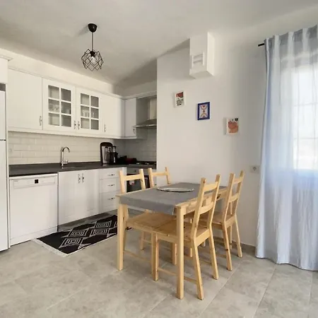 Charming With Patio In Daire Datça