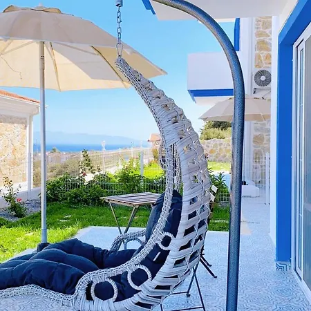 Daire Charming With Patio In